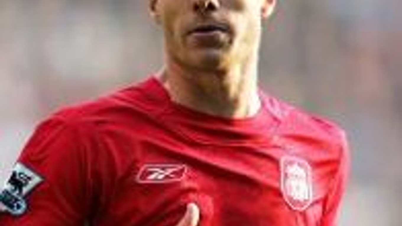 Xabi Alonso, jeden z obľúbencov liverpoolskeho manažéra Rafaela Beníteza zaujíma Atlético Madrid