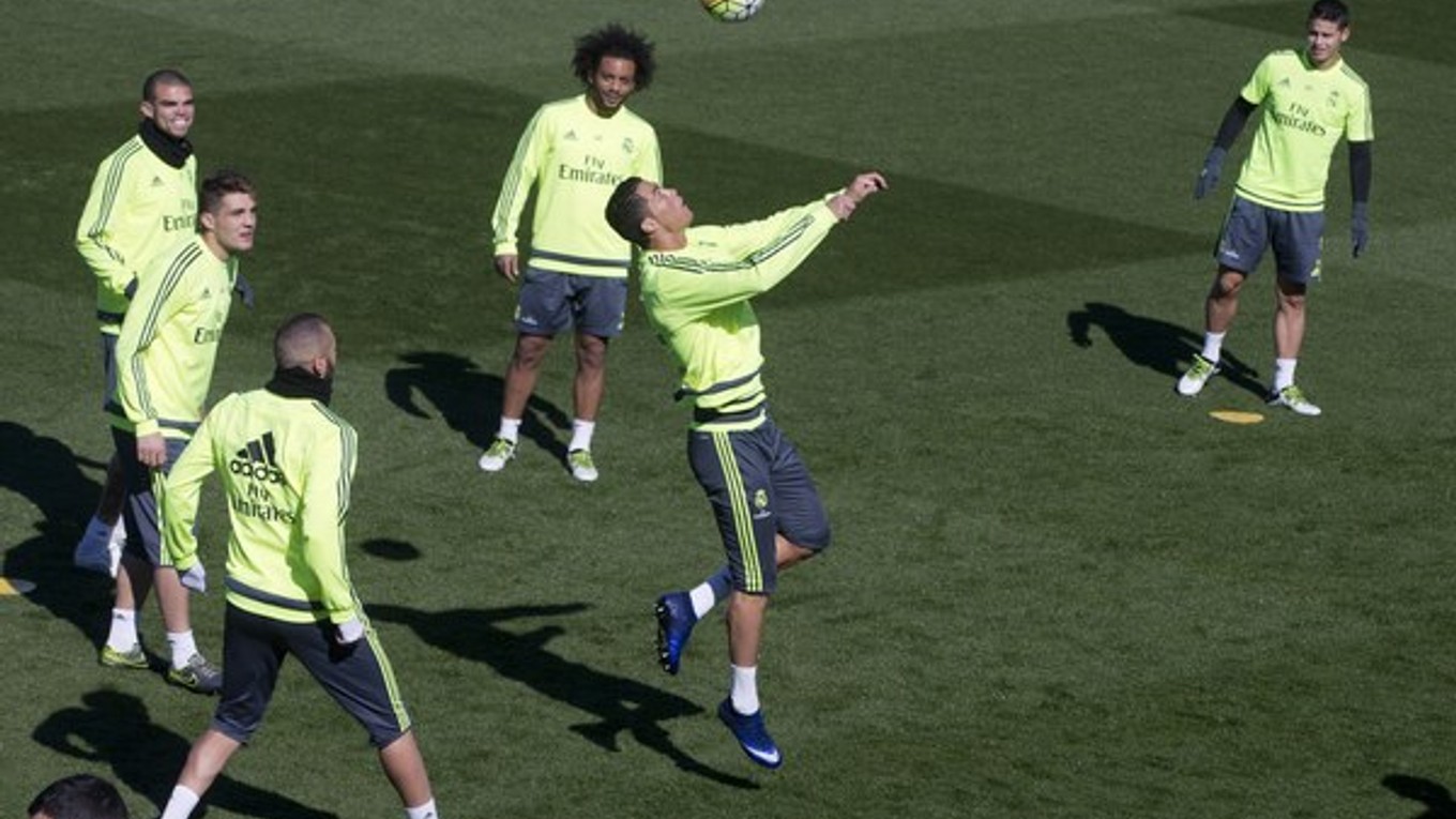 Futbalisti Realu Madrid sa pripravujú na zápas proti Barcelone.