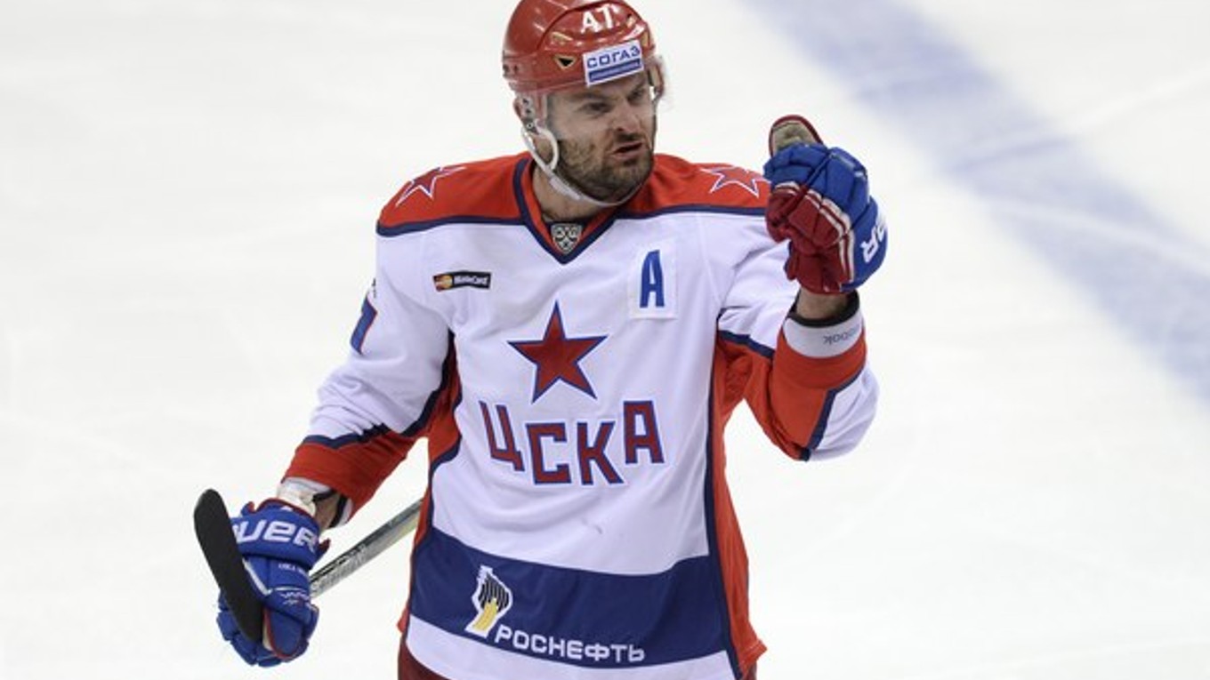 Líder CSKA Moskva Alexander Radulov.