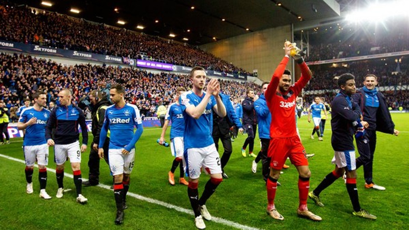 Futbalisti Glasgow Rangers postúpili naspäť medzi škótsku elitu.