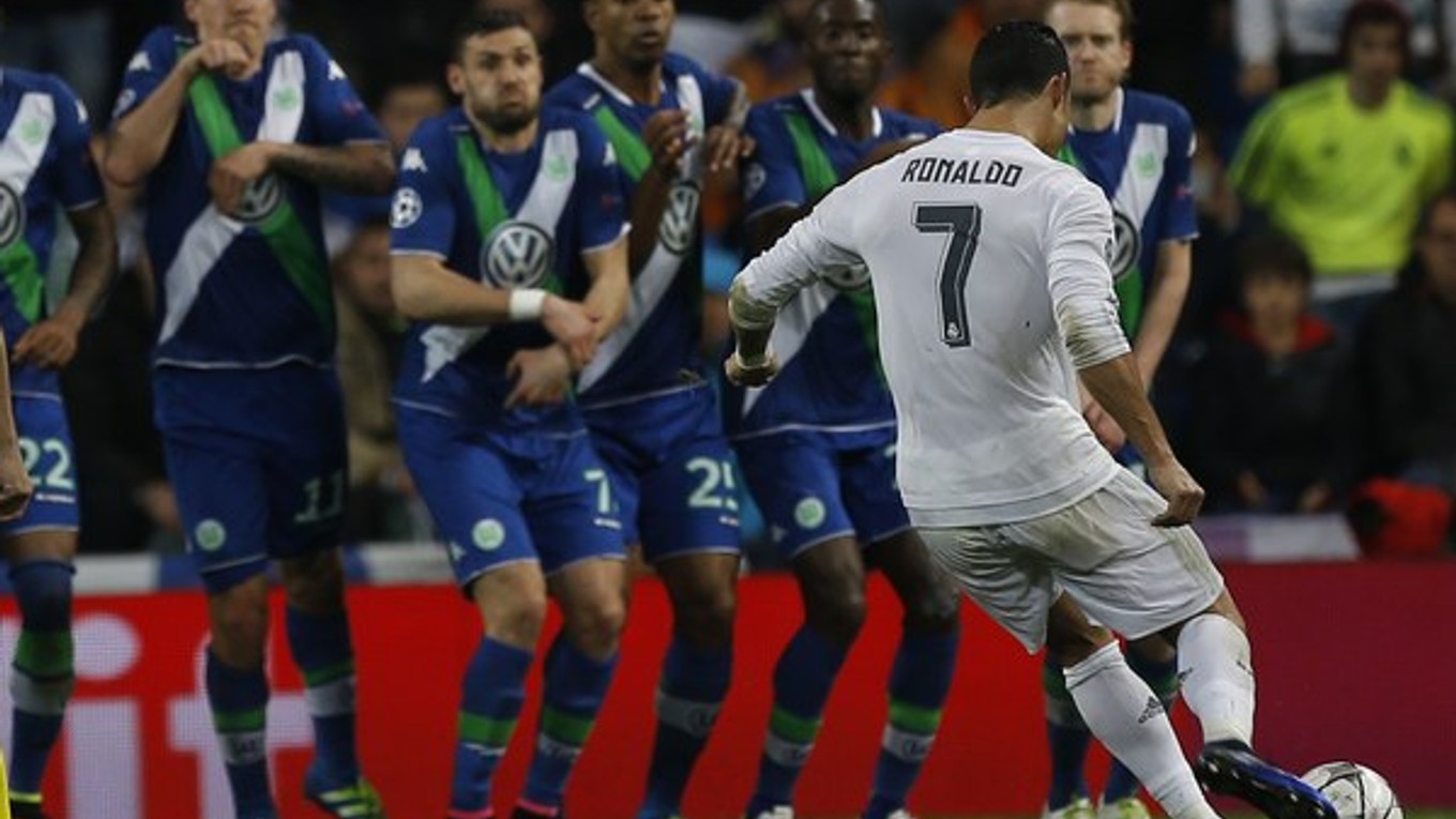 Ronaldo našiel v múre medzeru.