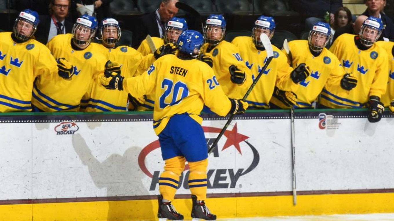 Švédi sa vo finále stretnú s Fínskom.