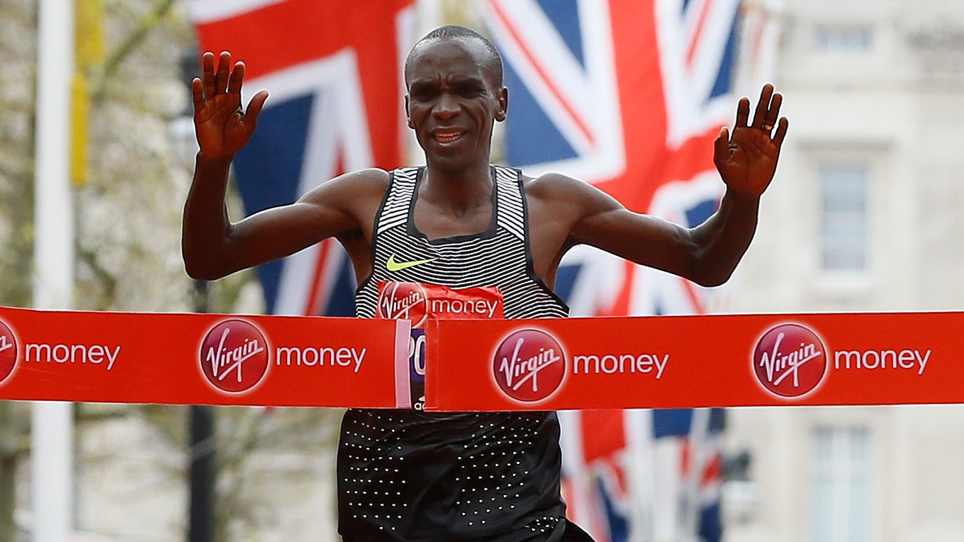 Kipchoge atakoval svetový rekord v maratóne