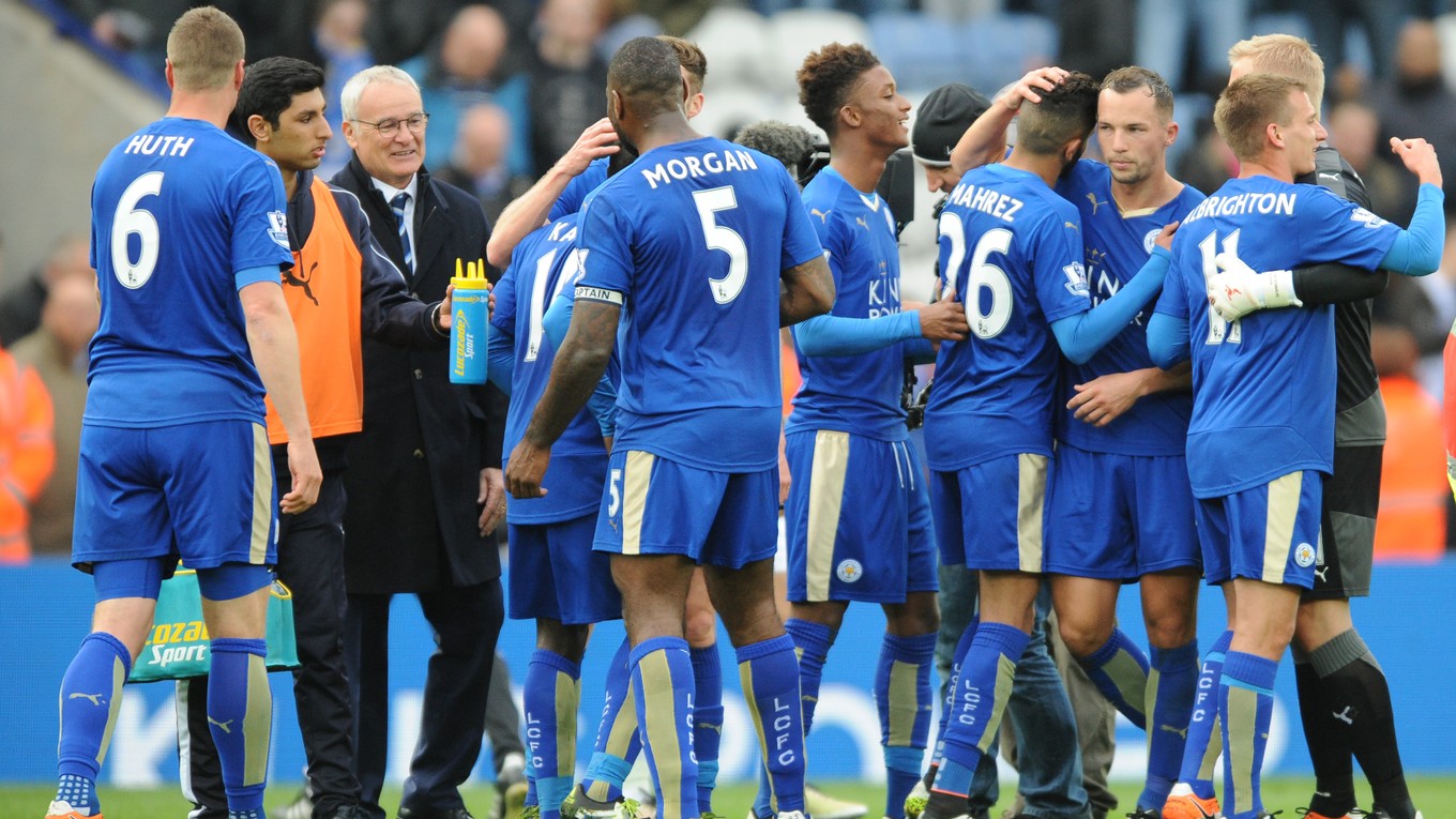 Obrázok, ktorý fanúšikovia Premier League vídajú prakticky od začiatku sezóny - radujúci sa hráči Leicesteru.