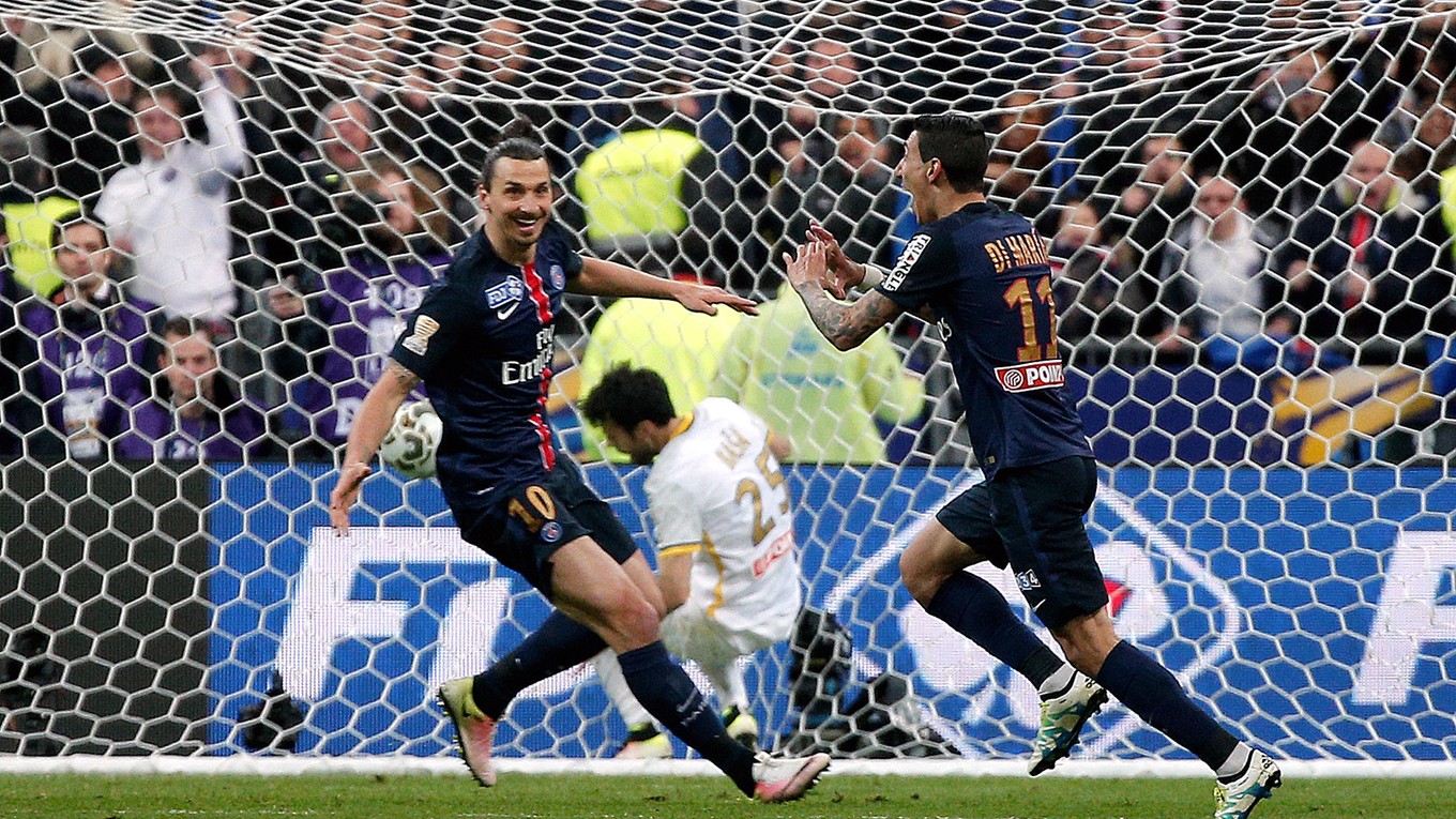 Zlatan Ibrahimovič (vľavo) je najlepším strelcom súťaže.