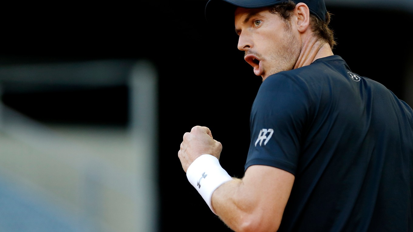 Andy Murray zatiaľ úspešne postupuje pavúkom na turnaji v Madride.