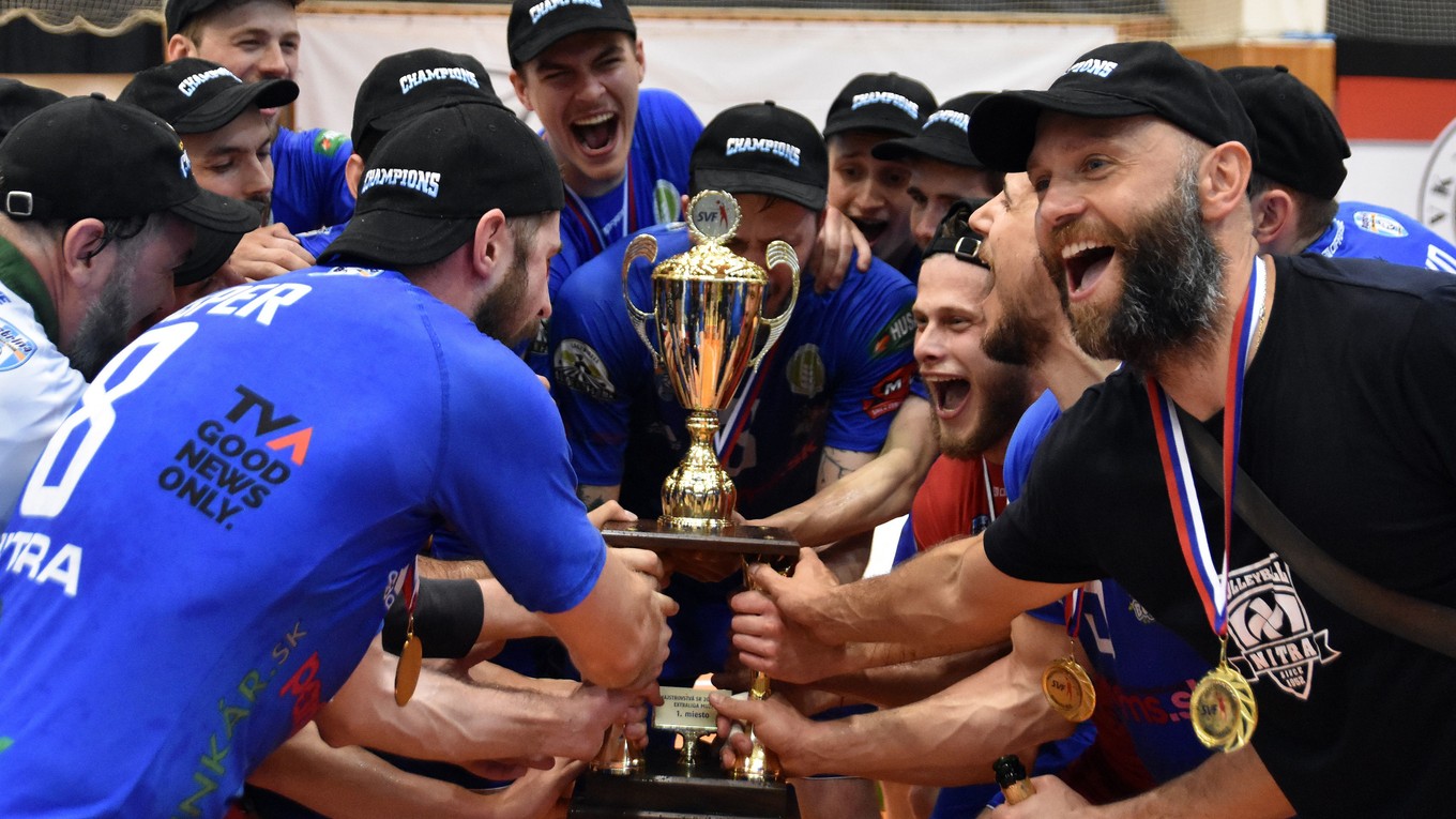 Najlepšie volejbalové družstvo na Slovensku v sezóne 2015/16.