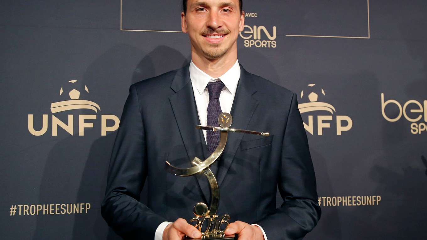 Zlatan Ibrahimovič si 8. mája prebral cenu pre najlepšieho futbalistu v Ligue 1.