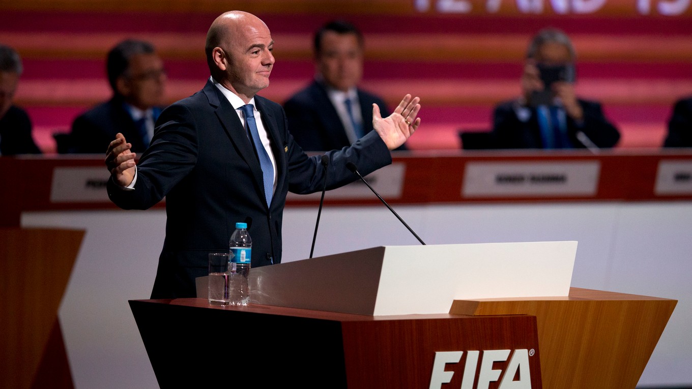 Šéf FIFA Infantino informácie odmieta.