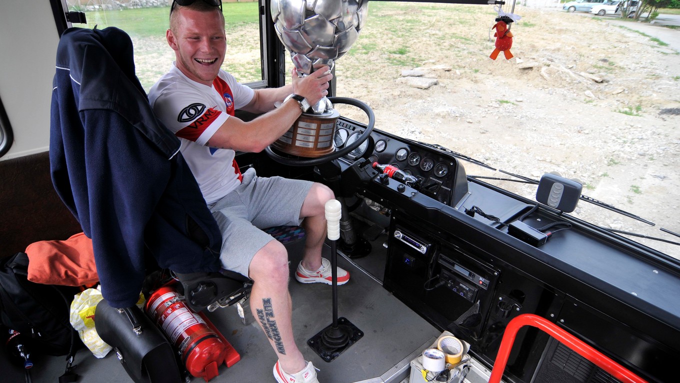 Vlani zažil Čögley parádnu sezónu v drese Trenčína, keď sa tešil zo zisku double. Vráti sa naspäť na slovenské trávniky?