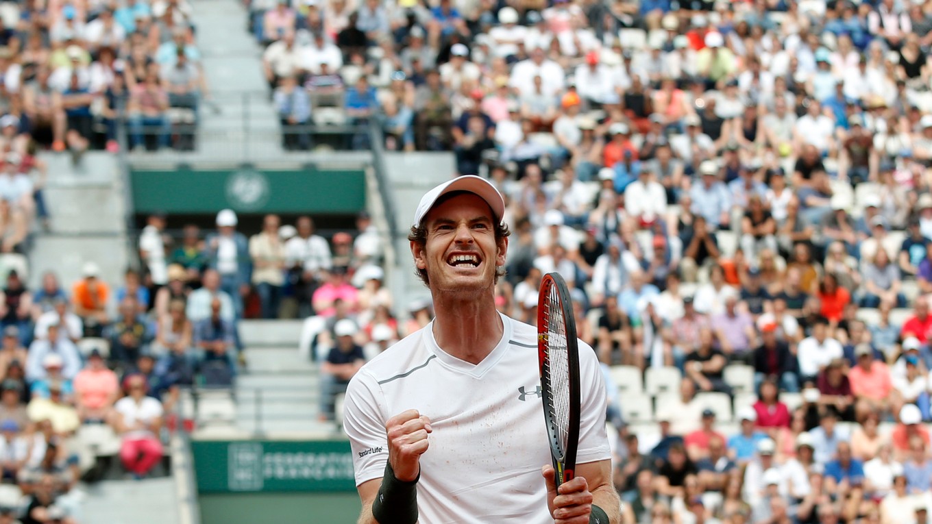 Andy Murray potvrdil rolu favorita a po skvelom výkone porazil Chorváta Iva Karloviča.