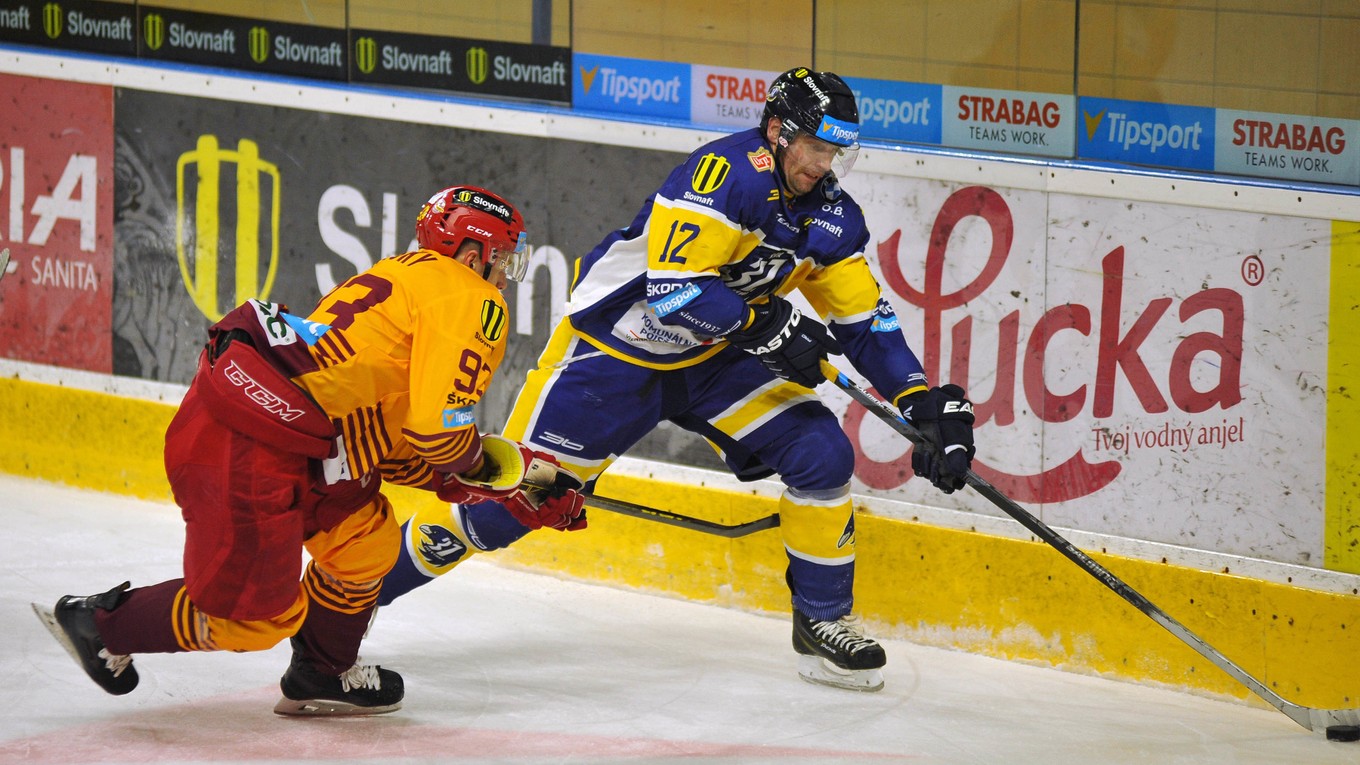 Školiak (č. 12) dohrával sezónu v Piešťanoch.