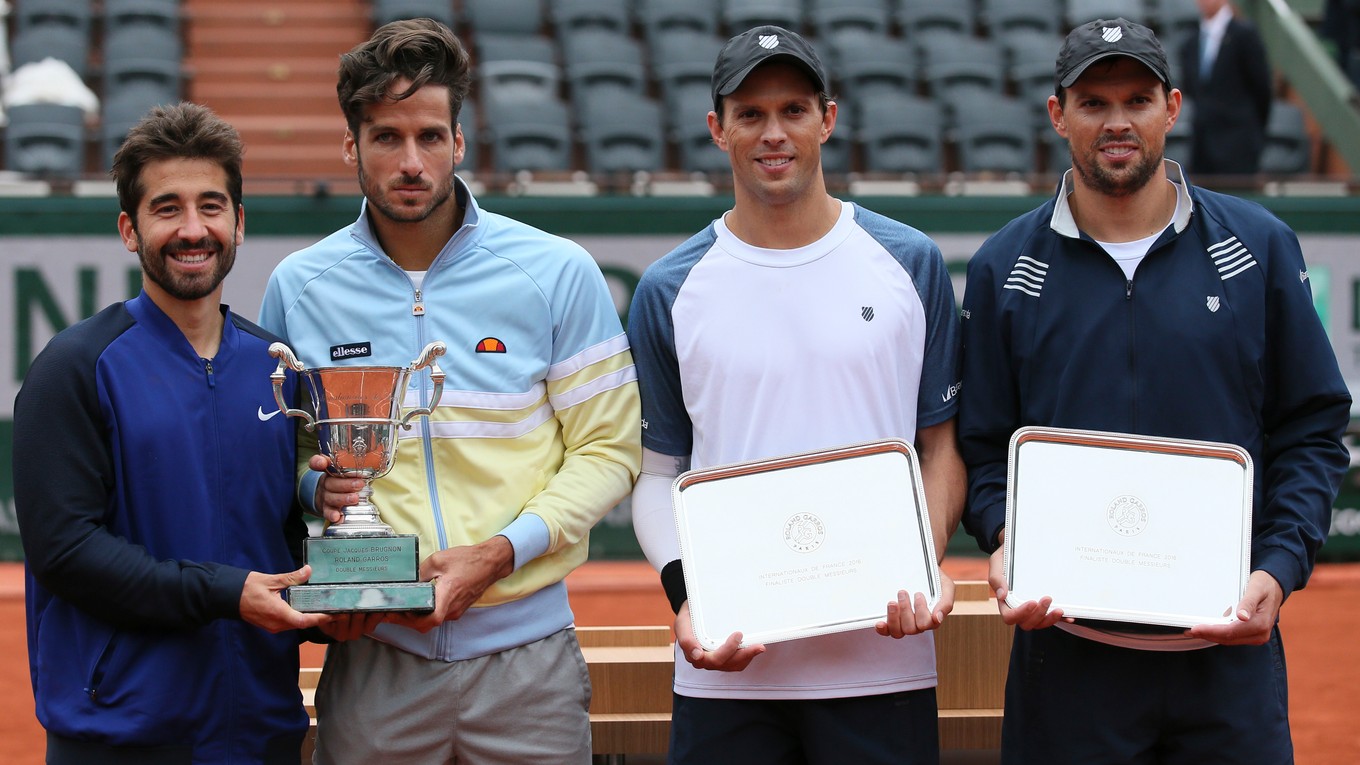 Štvorhru na Roland Garros ovládla španielska dvojica. (vľavo)