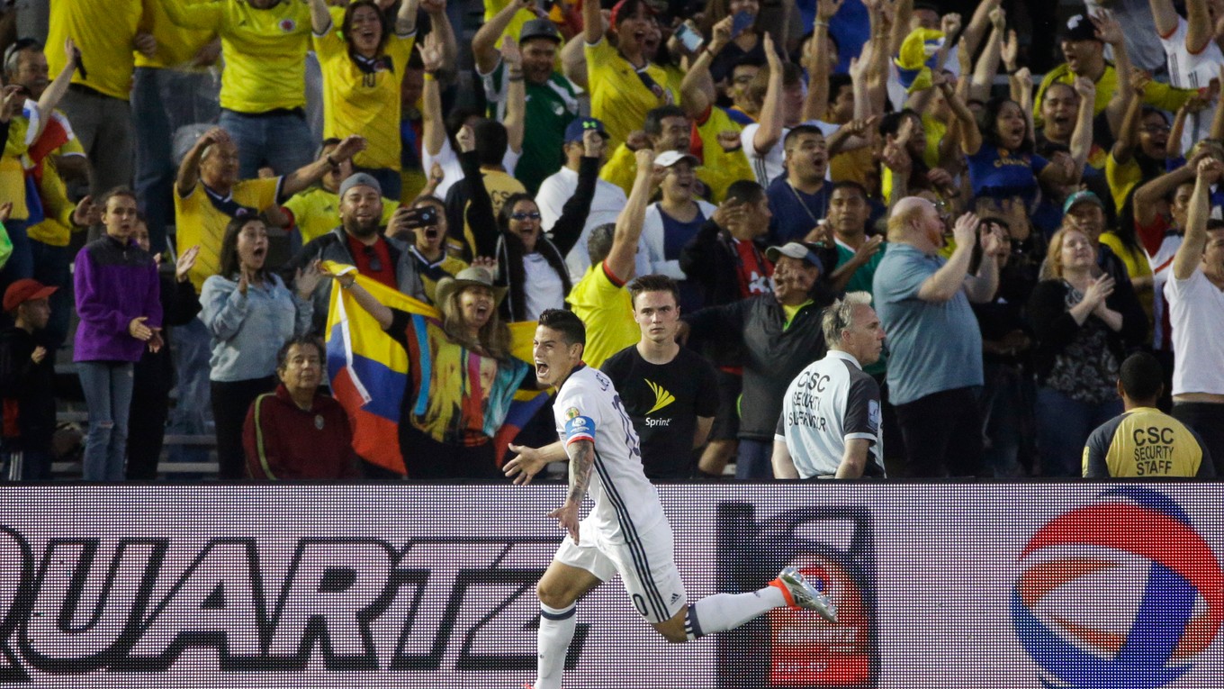 Kolumbijskych fanúšikov rozjasal druhým gólom kapitán James Rodríguez.