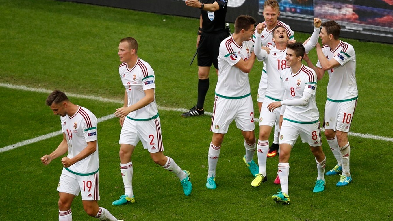 Maďarili prekvapili. V prvom zápase porazili favorizovaných Rakúšanov.