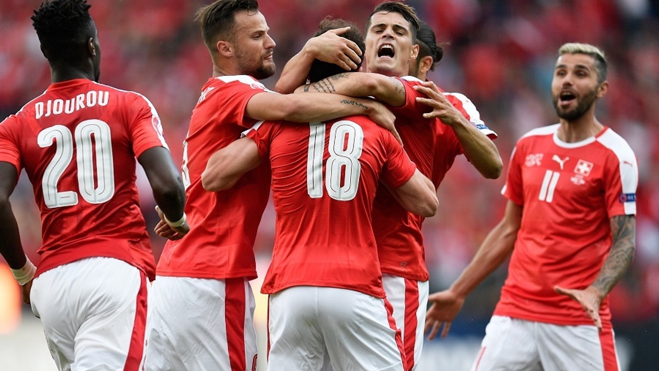 Švajčiarsku stačí na postup do osemfinále remíza s Francúzskom.