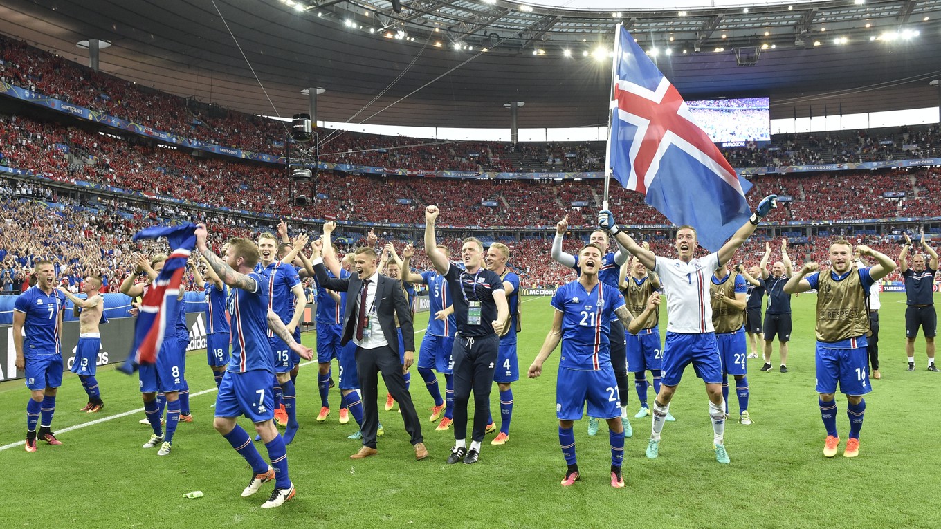 Island porazil Rakúsko a postúpil do osemfinále.