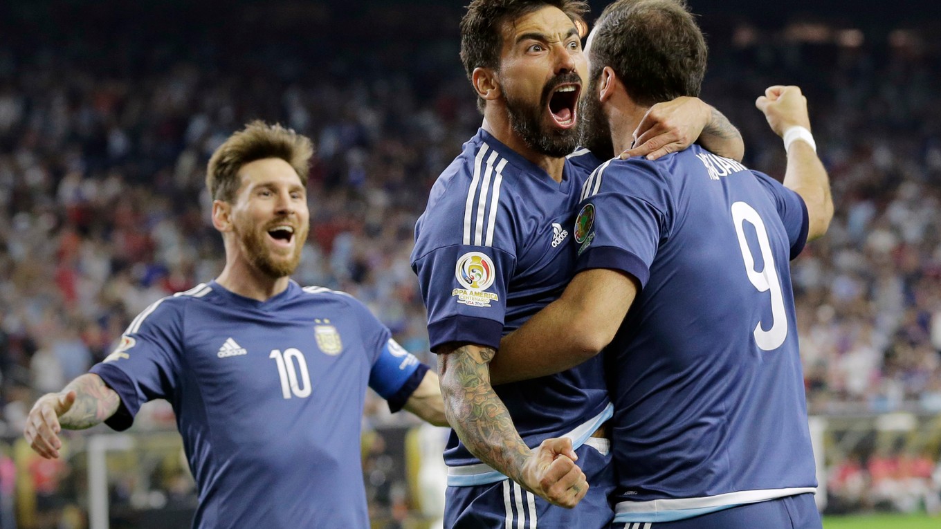 Lionel Messi tvrdí, že tento rok si Argentína zaslúži vyhrať celý turnaj.