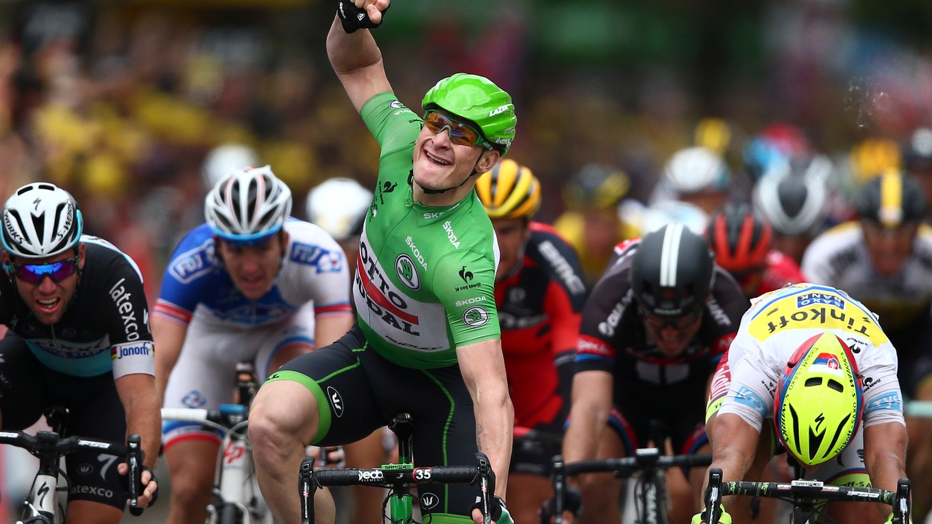 Vlani sa André Greipel (v zelenom) tešil na Tour de France zo štyroch etapových prvenstiev.