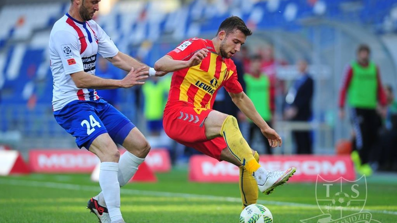 Piaček (vľavo) sa zo súčasného pôsobiska nesťahuje do iného klubu.