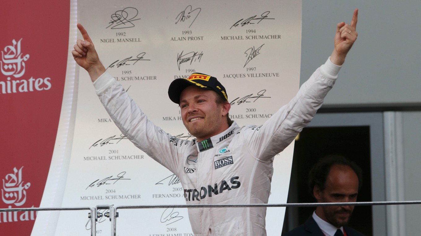 Nico Rosberg sa tešil z víťazstva aj v doteraz posledných pretekoch - Veľkej cene Európy v Azerbajdžane.