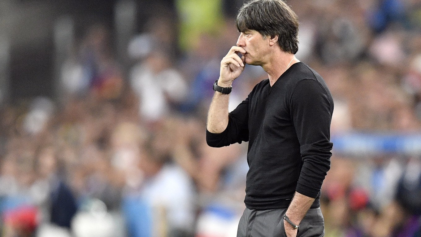 Joachim Löw skončil s mužstvom na majstrovstvách Európy v semifinále.