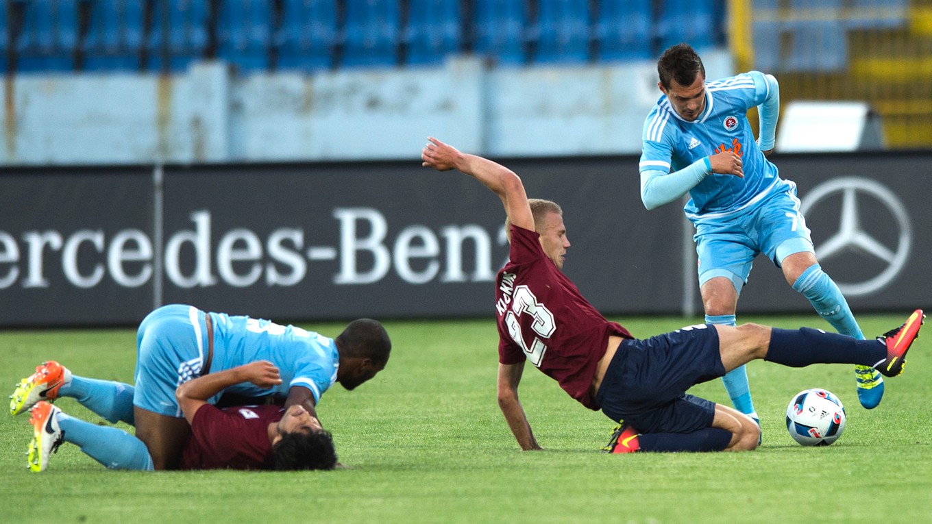 Prvý zápas sa v Bratislave skončil nerozhodne 0:0.