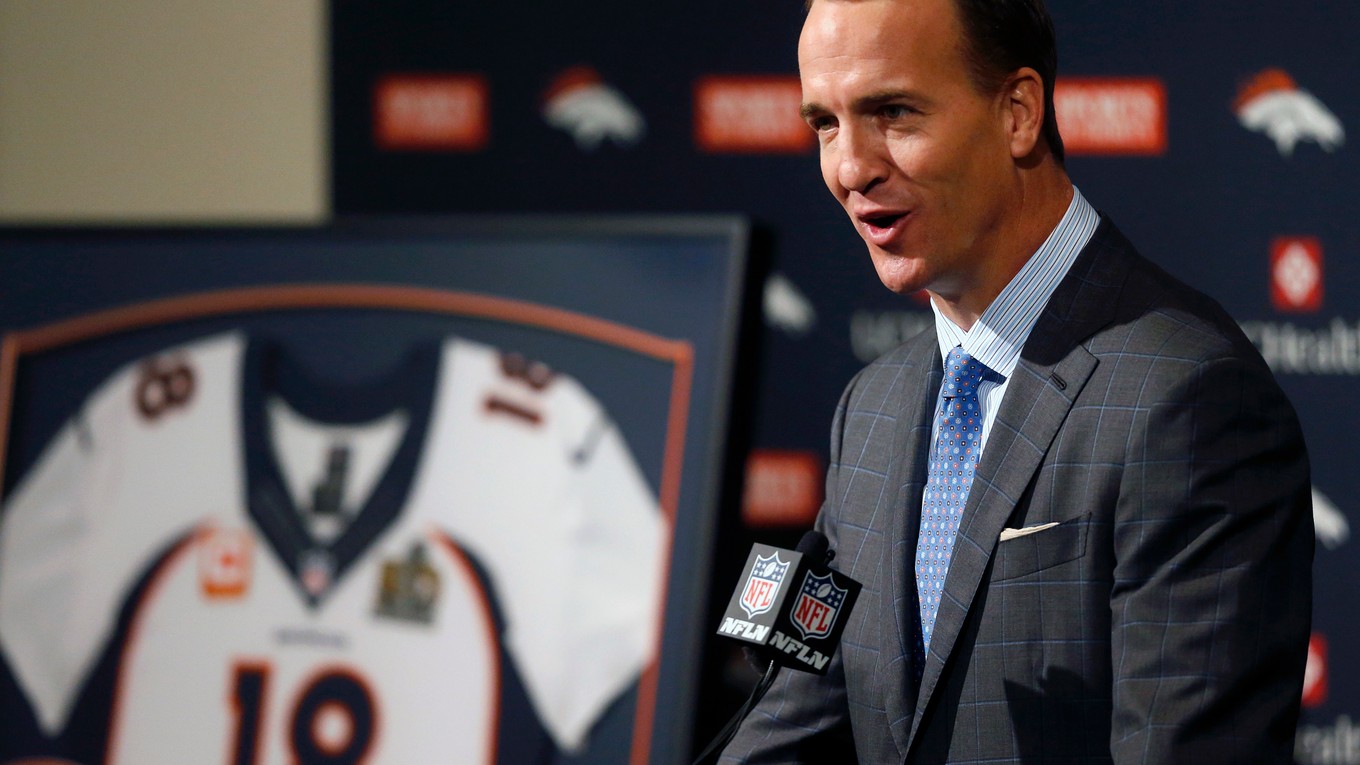 Historicky najúspešnejší nahrávač v zámorskej lige amerického futbalu (NFL) Peyton Manning.