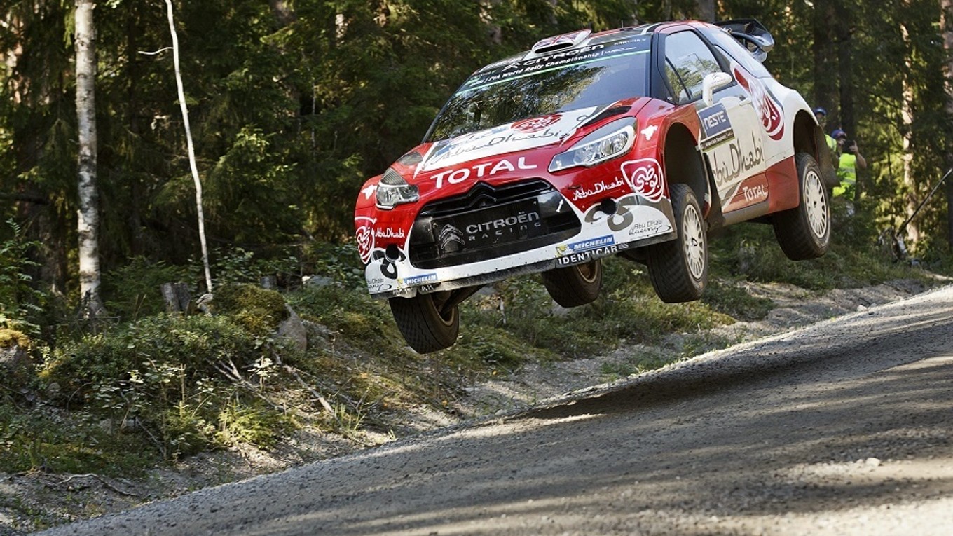 Britsko-írska posádka továrenského tímu Citroen Kris Meeke - Paul Nagle momentálne vedú Rely Fínska.