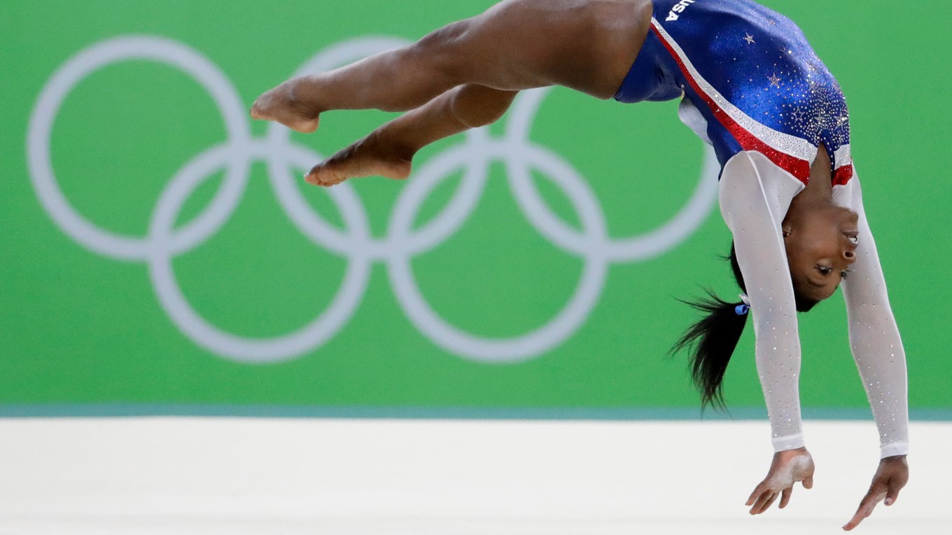 Simone Bilesová je jednou z najväčších hviezd olympijských hier v Riu de Janeiro.