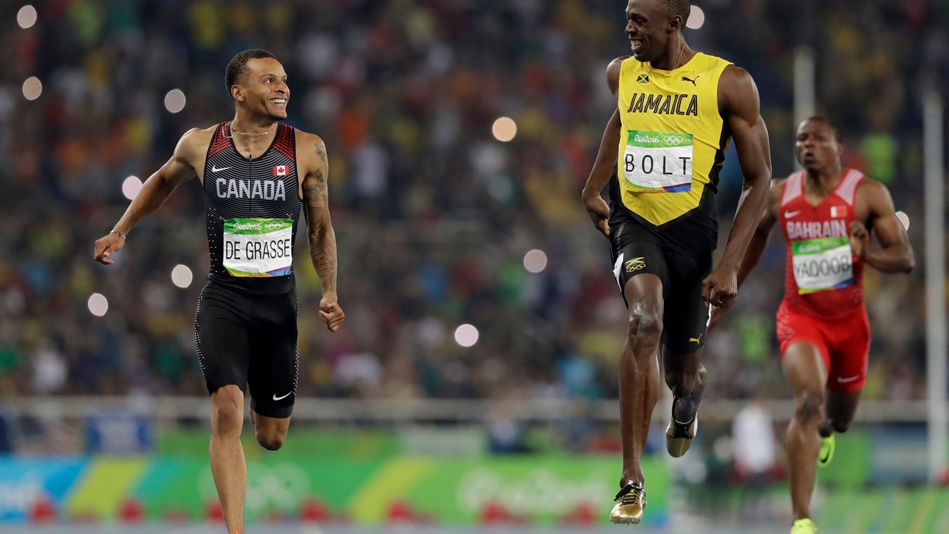 Usain Bolt počas víťazného behu stihne aj napomenúť súpera.