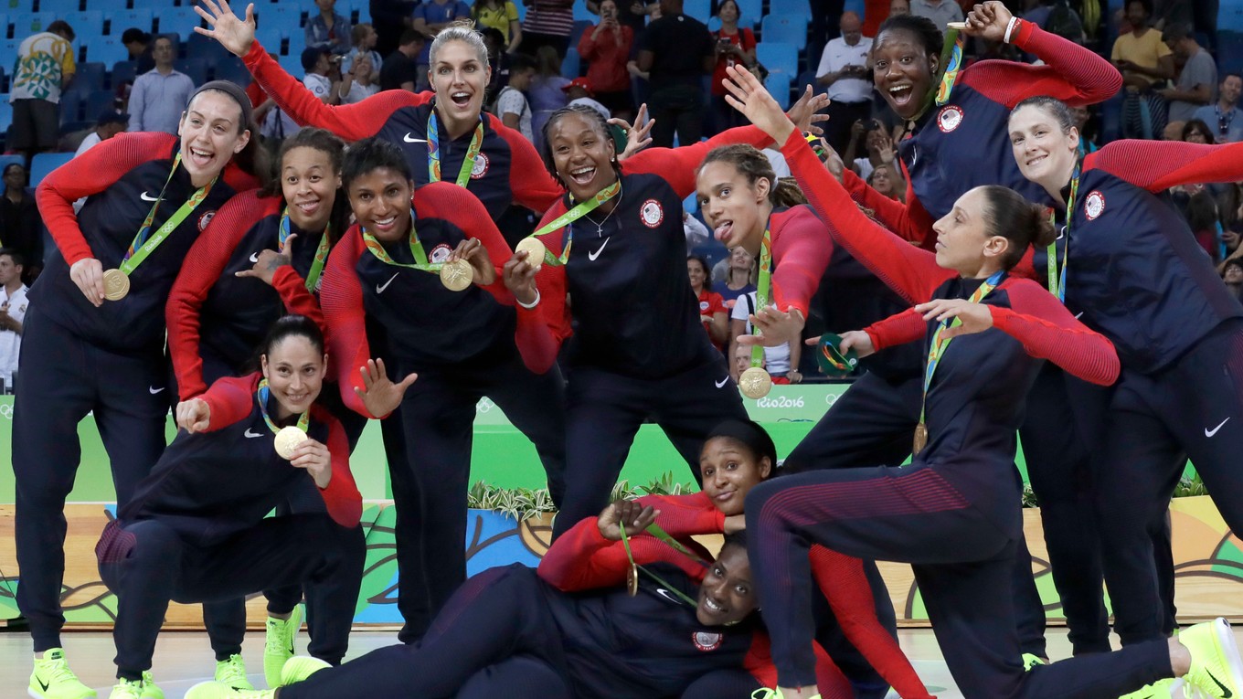 Američanky v Riu ovládli basketbalový turnaj žien.