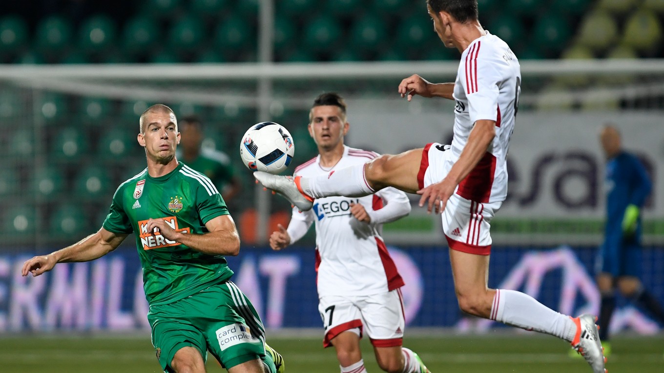 Futbalisti Trenčína prakticky už v prvom vzájomnom súboji stratili šancu na postup.