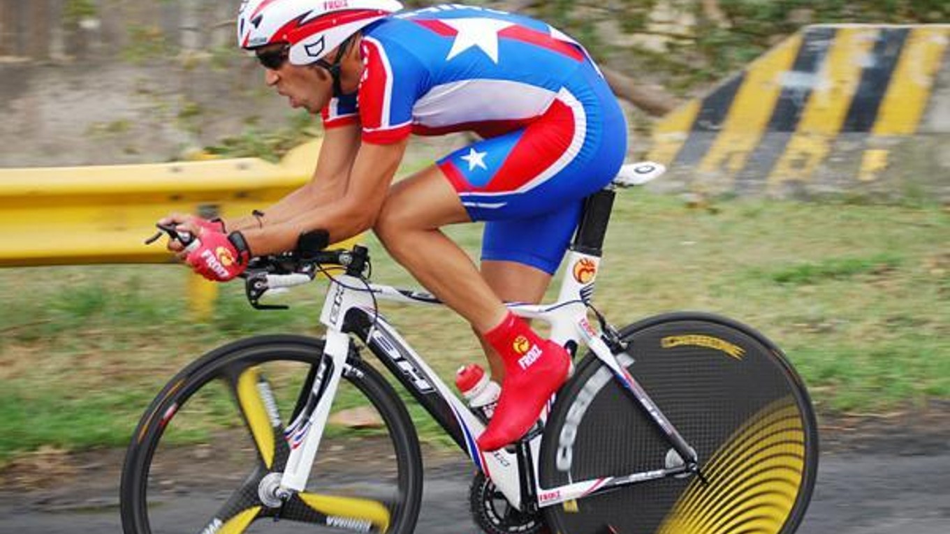 Čilský profesionálny cyklista Carlos Oyarzun.