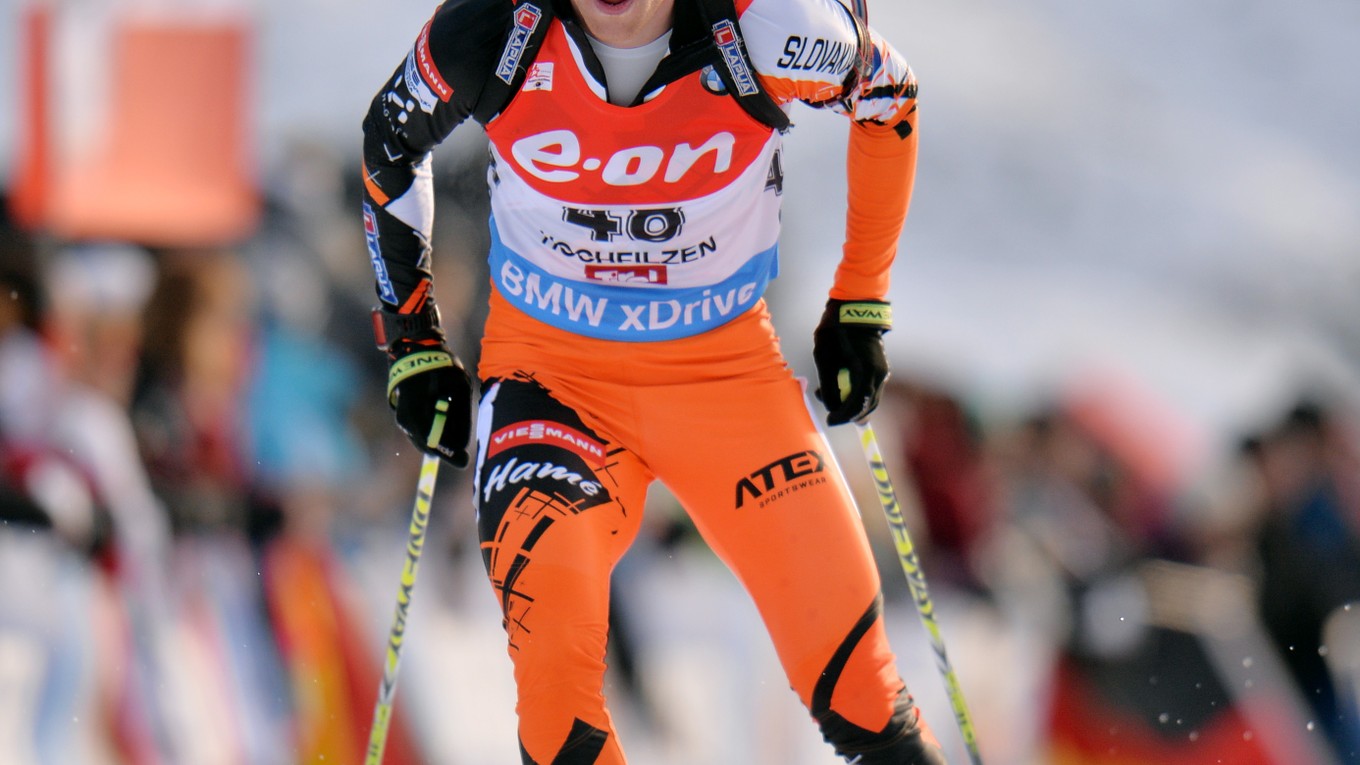 Martin Otčenáš v biatlonových pretekoch počas zimy.