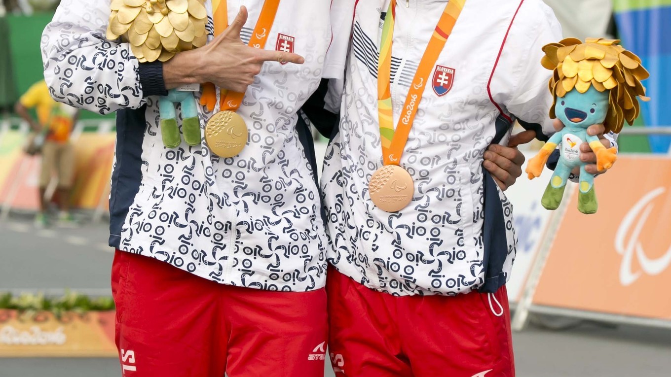 Zlatý Metelka (vľavo) a bronzový Kuril.