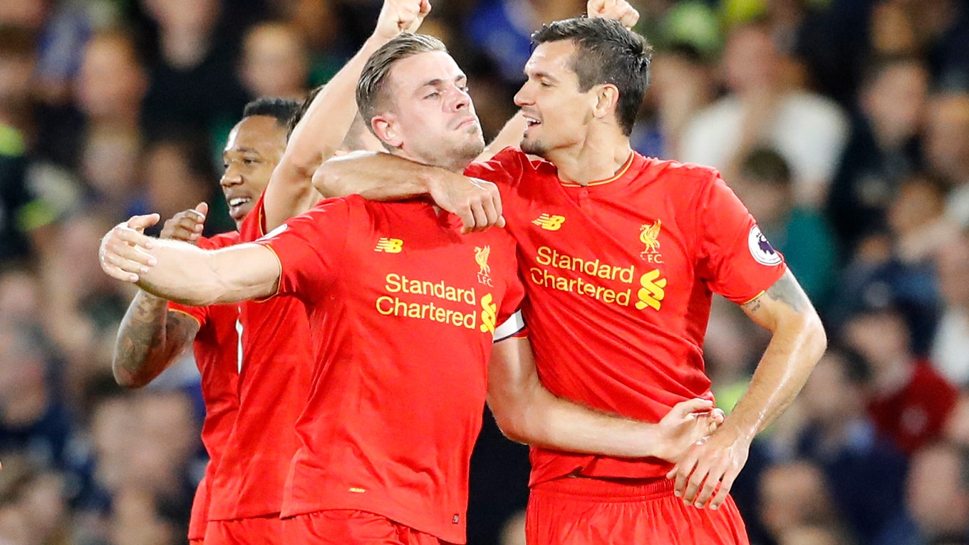 Dejan Lovren (vpravo) a Jordan Henderson (v strede) strelili góly Liverpoolu.