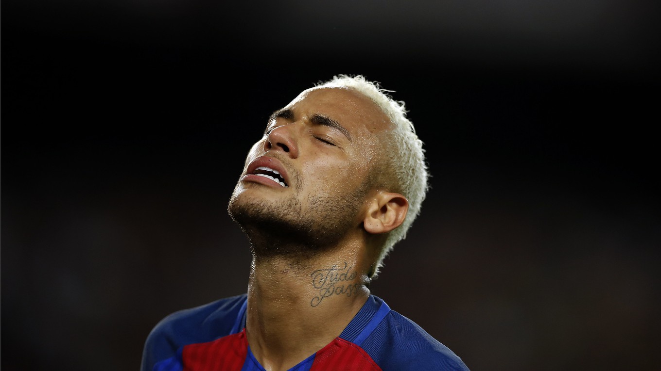 Neymar musí riešiť aj mimofutbalové záležitosti.