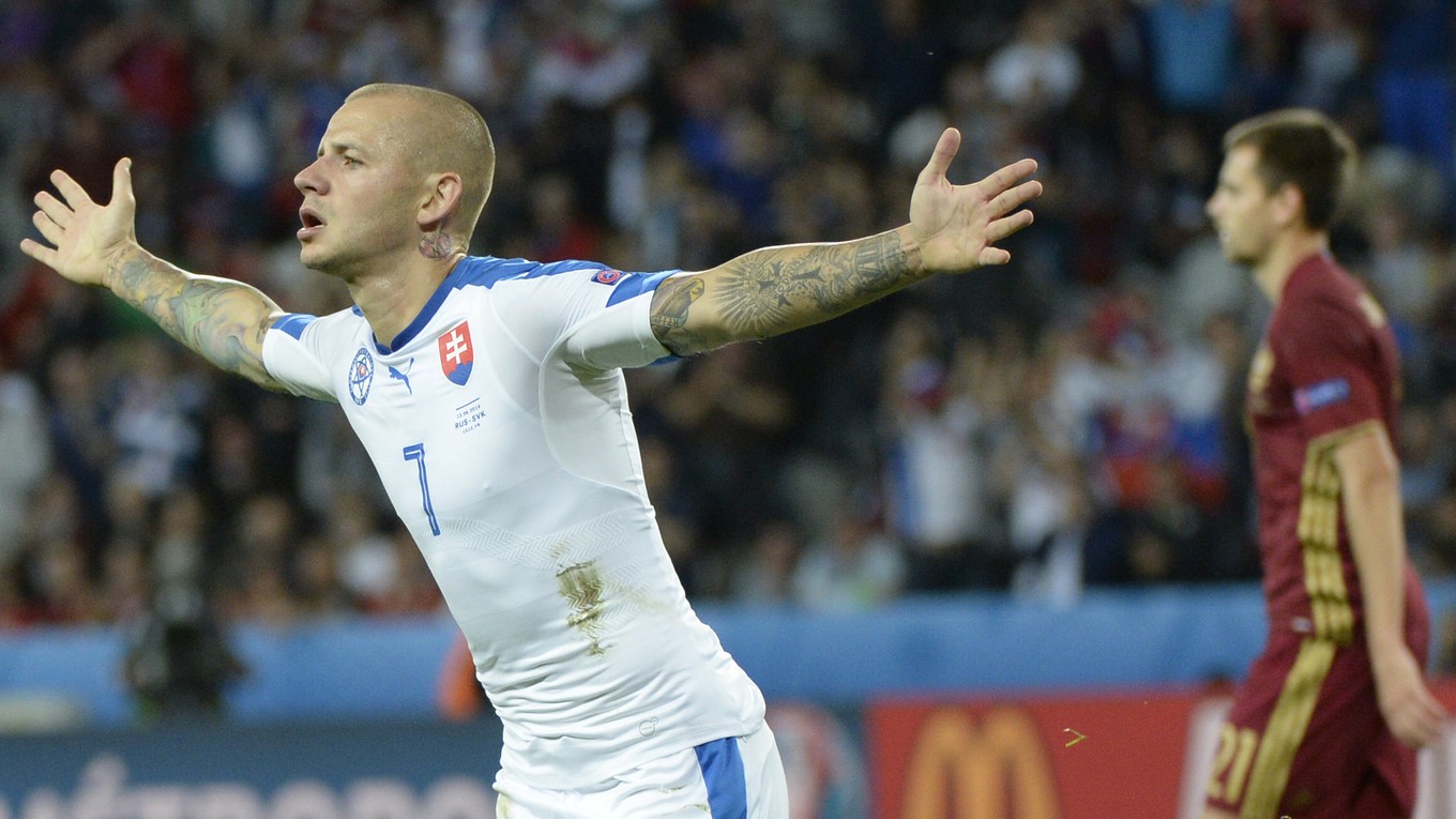 Vladimír Weiss sa teší z gólu na ME v zápase proti Rusku.