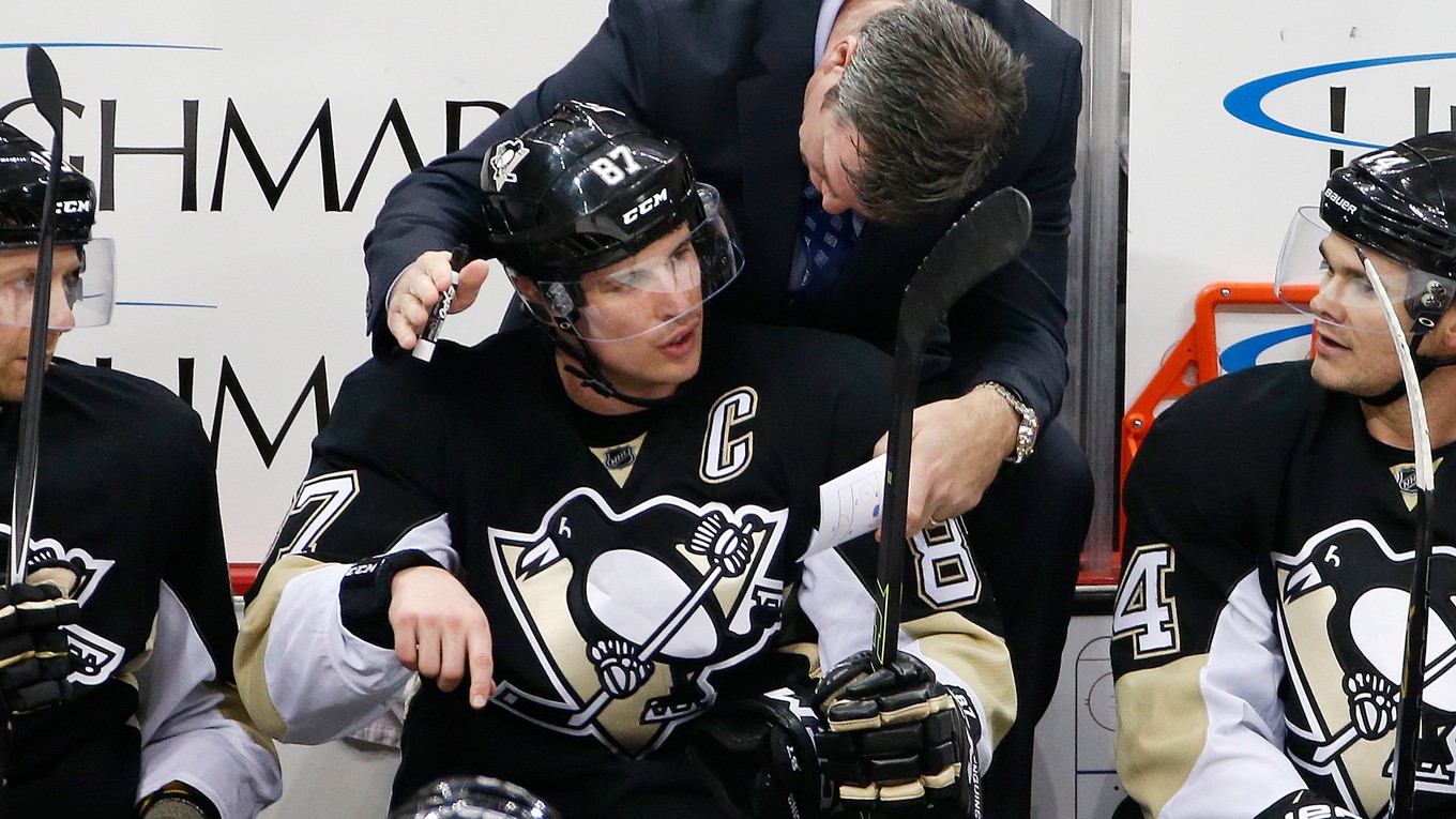 Crosby má za sebou už niekoľko otrasov mozgu a jeho návrat na ľad môže trvať týždne.