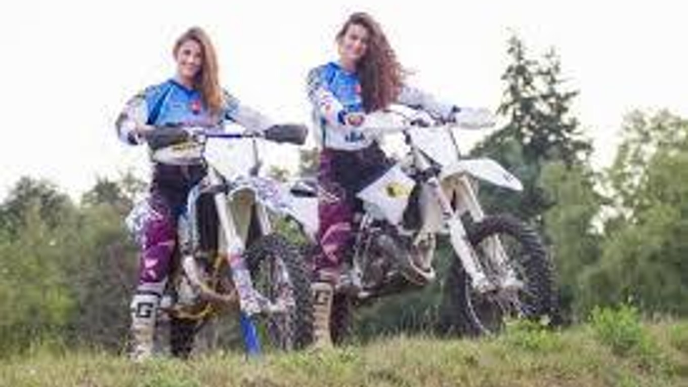 Karin Hostinská a Katarína Juríčková štartujú na Medzinárodnej šesťdňovej motocyklovej súťaži ISDE.