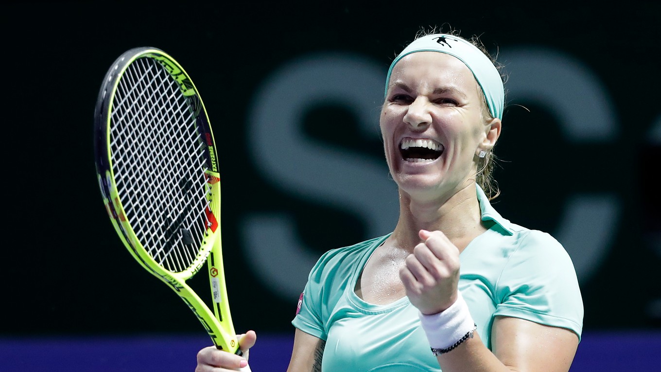 Svetlana Kuznecovová sa teší z víťazstva nad Karolínou Plíškovou.
