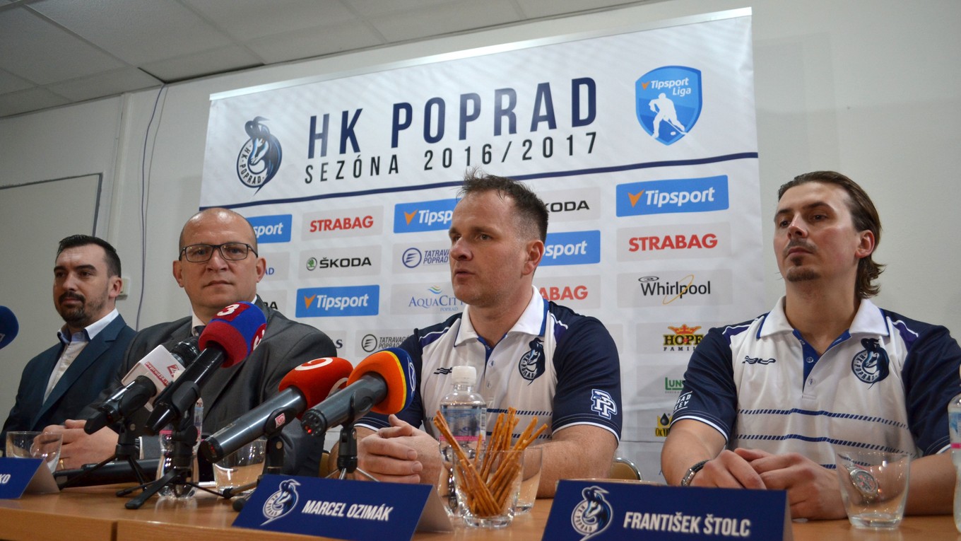 Nová trénerská dvojica HK Poprad. Sprava asistent František Štolc ml. a hlavný tréner Marcel Ozimák.
