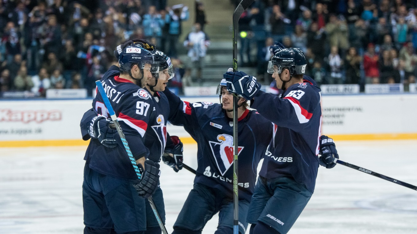 Aj v klube Slovan Bratislava mali v minulosti finančné problémy.