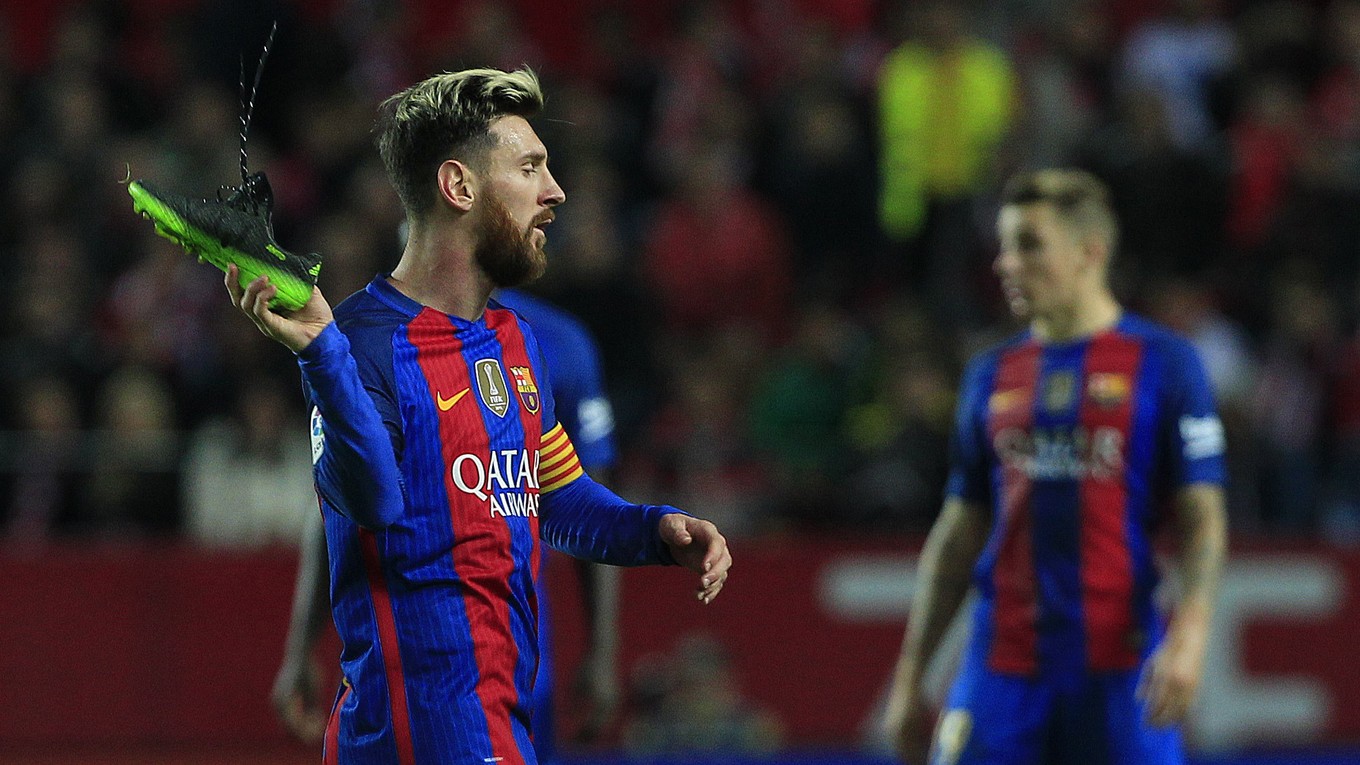 Španielsky denník Marca uviedol, že Lionel Messi (vľavo) nehodlá predĺžiť svoj kontrakt s FC Barcelona.