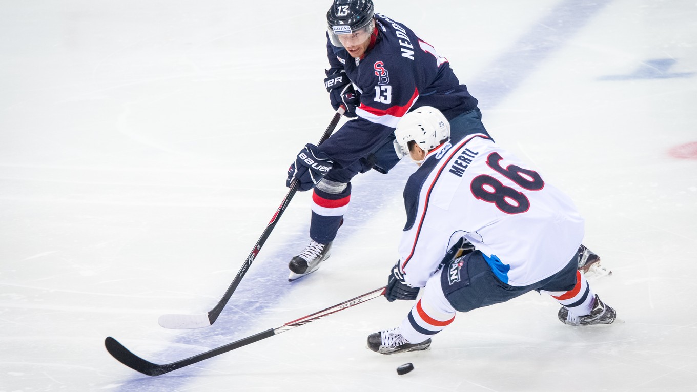 Václav Nedorost (vľavo) Slovanu niekoľko týždňov nepomôže.