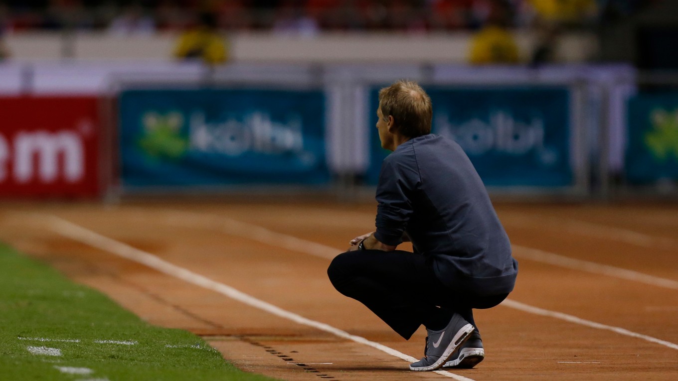 Tréner USA Jürgen Klinsmann má o čom premýšľať.