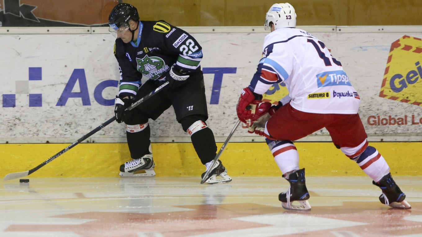 Lukáš Hvila (vľavo) v Nových Zámkoch skončil.