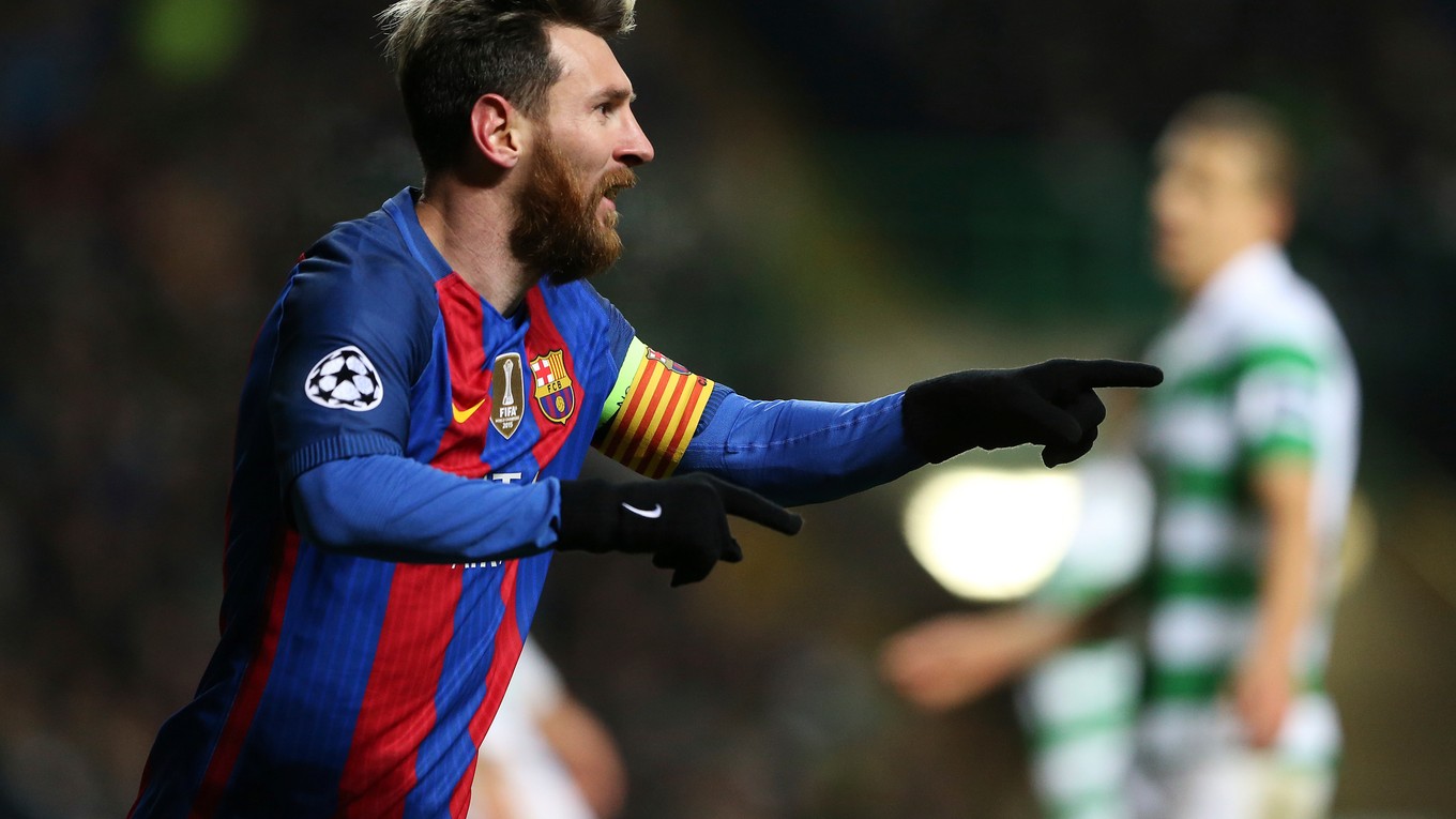 Lionel Messi sa teší zo svojho prvého gólu do siete Celticu Glasgow.