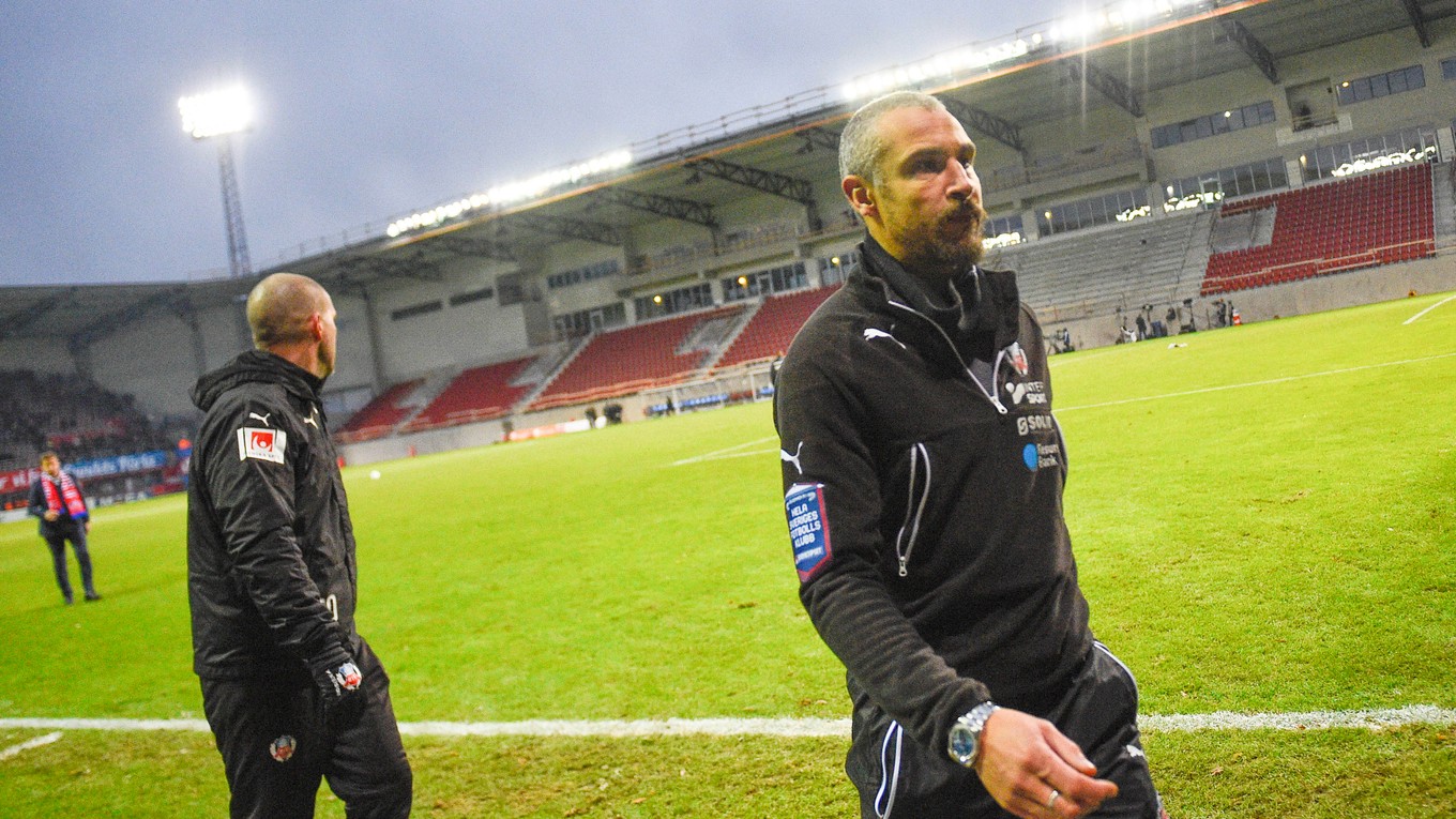 Henrik Larsson (vpravo) už nie je trénerom Helsingborgu.